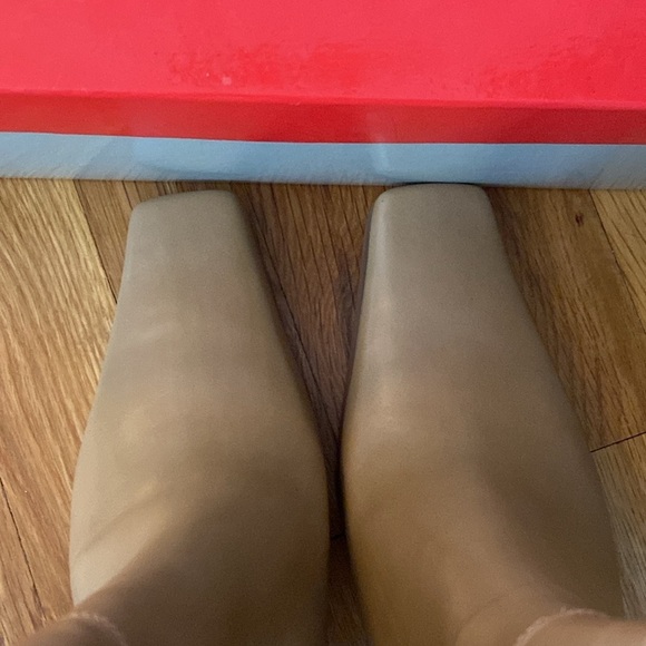 Guess By Marciano Tan Leather Heeled Booties Size 9 - Picture 6 of 9